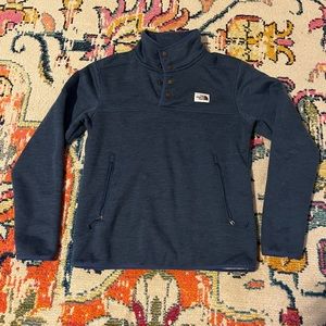 Mens North Face pullover